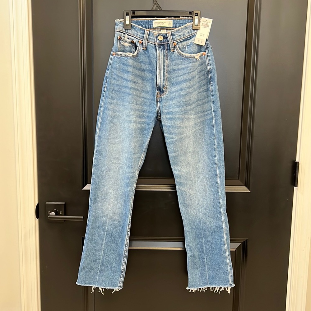 NWT Abercrombie & Fitch Ankle Straight Jeans